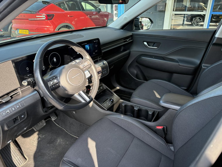 Vehicle Image 16