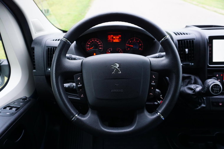 Vehicle Image 17