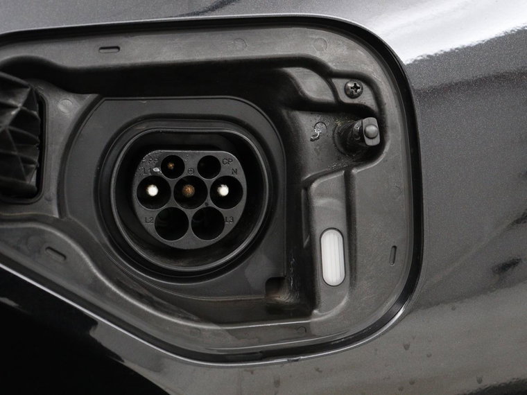 Vehicle Image 17