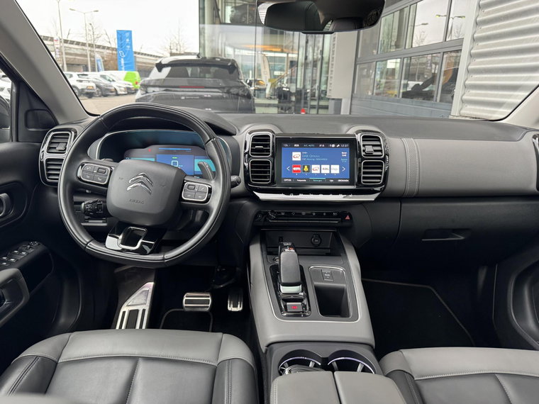 Vehicle Image 32