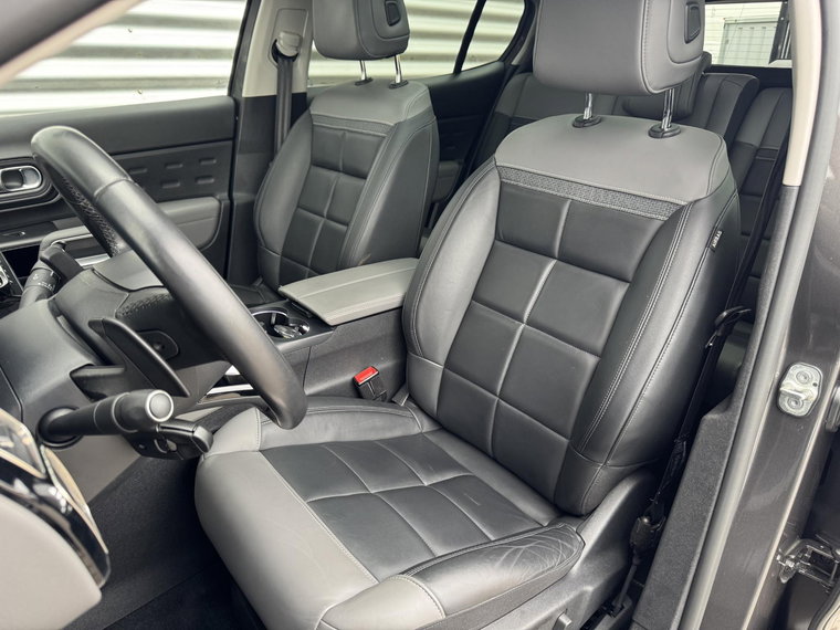 Vehicle Image 35