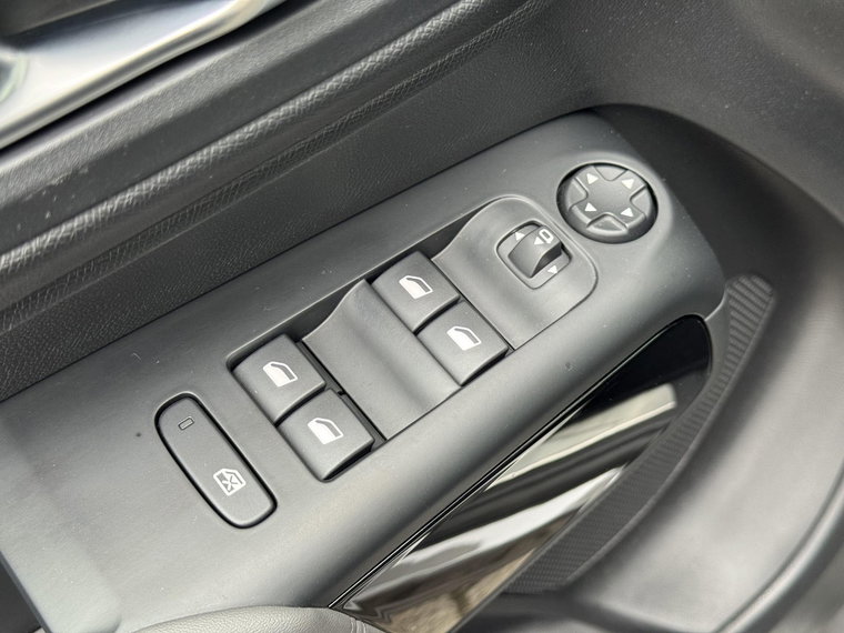 Vehicle Image 40