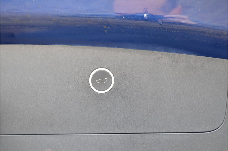 Vehicle Image 32