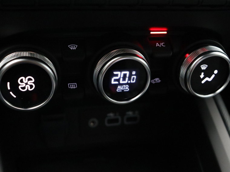 Vehicle Image 28