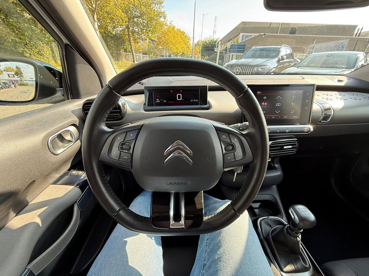 Vehicle Image 14