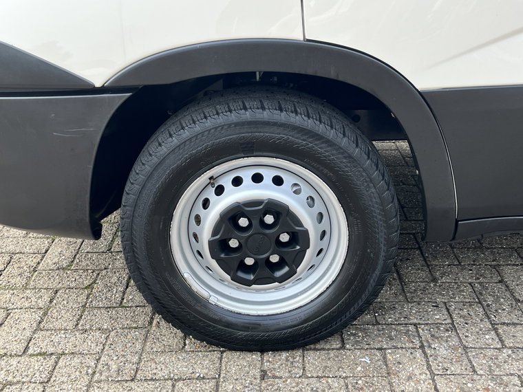 Vehicle Image 24