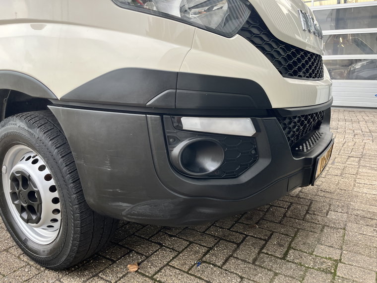 Vehicle Image 40