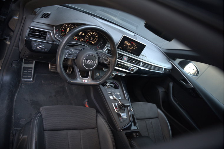 Vehicle Image 8