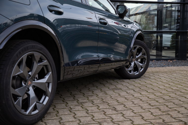 Vehicle Image 9