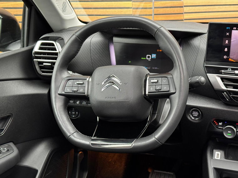 Vehicle Image 23