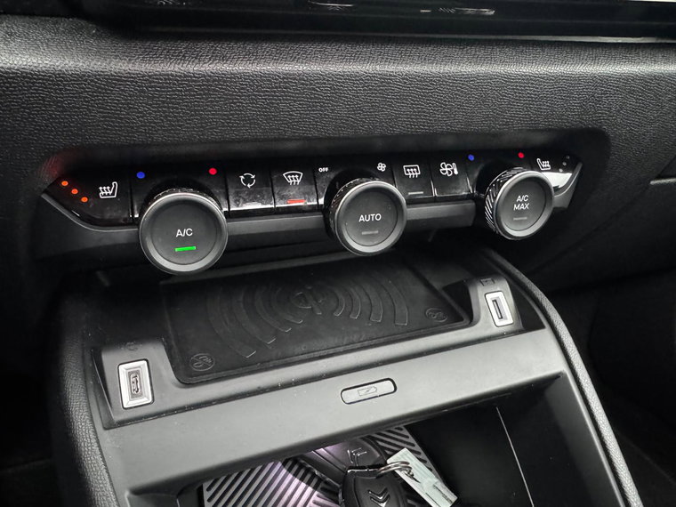 Vehicle Image 27