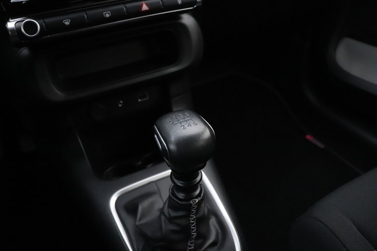 Vehicle Image 22
