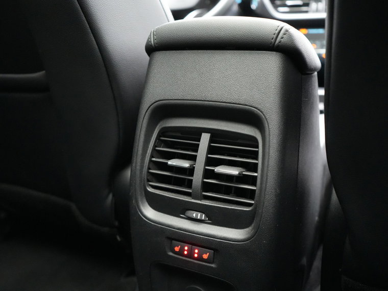 Vehicle Image 29