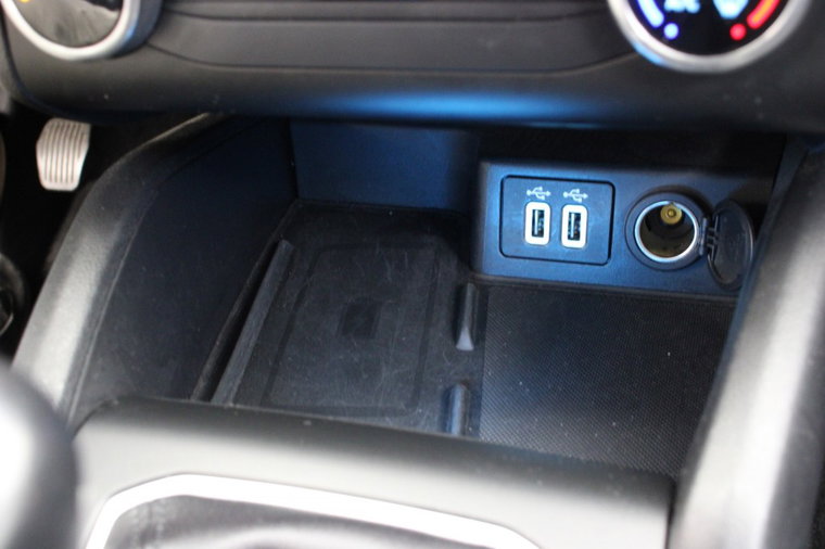 Vehicle Image 25