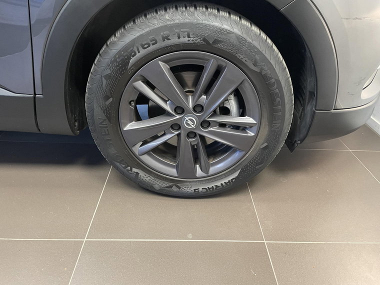 Vehicle Image 13