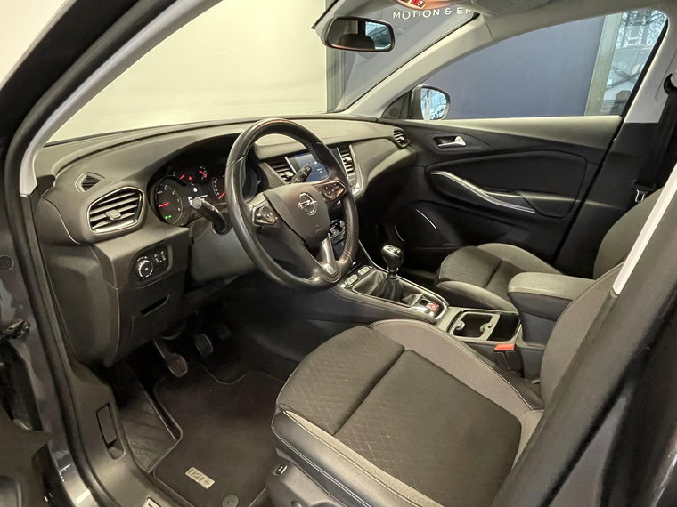Vehicle Image 15