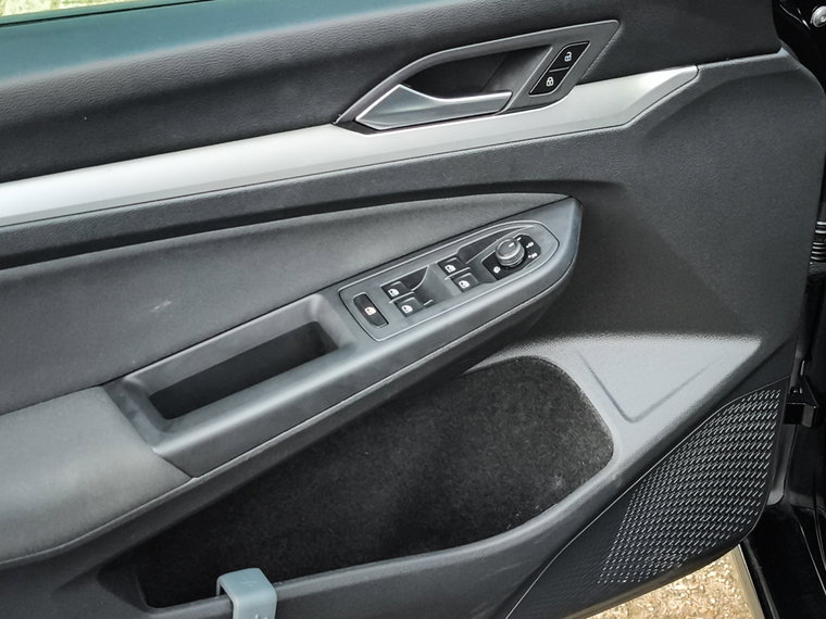 Vehicle Image 28