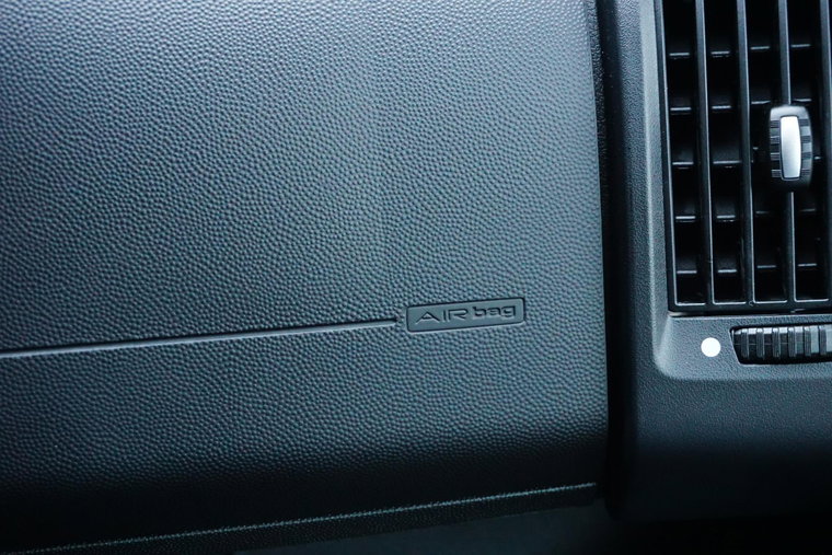 Vehicle Image 32