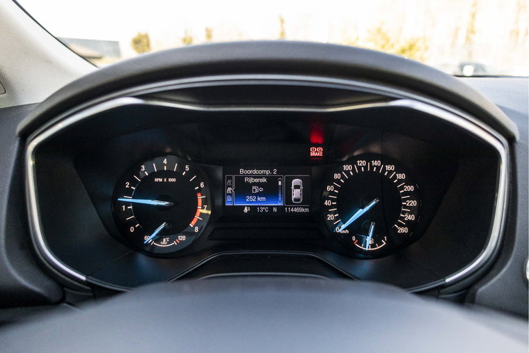 Vehicle Image 25