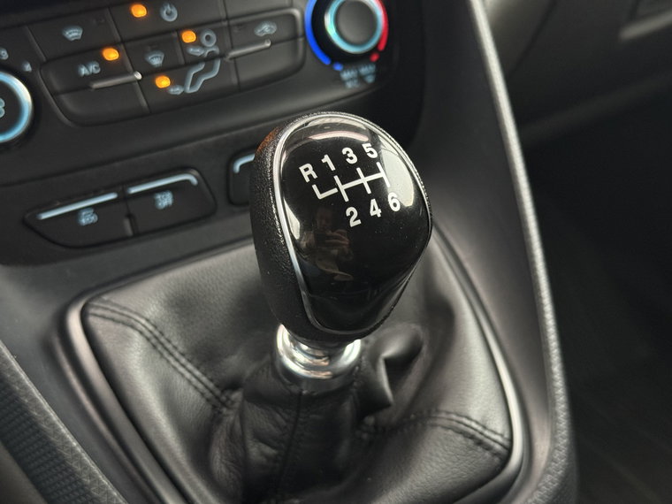 Vehicle Image 24