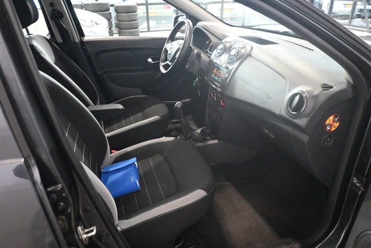 Vehicle Image 20