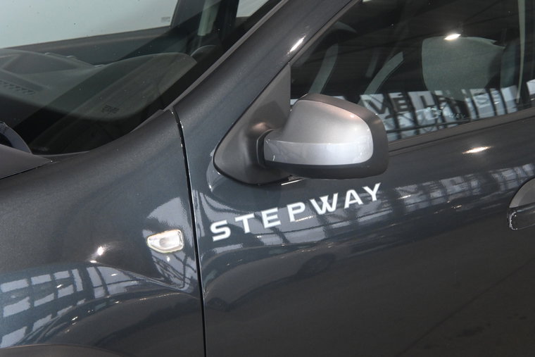 Vehicle Image 22