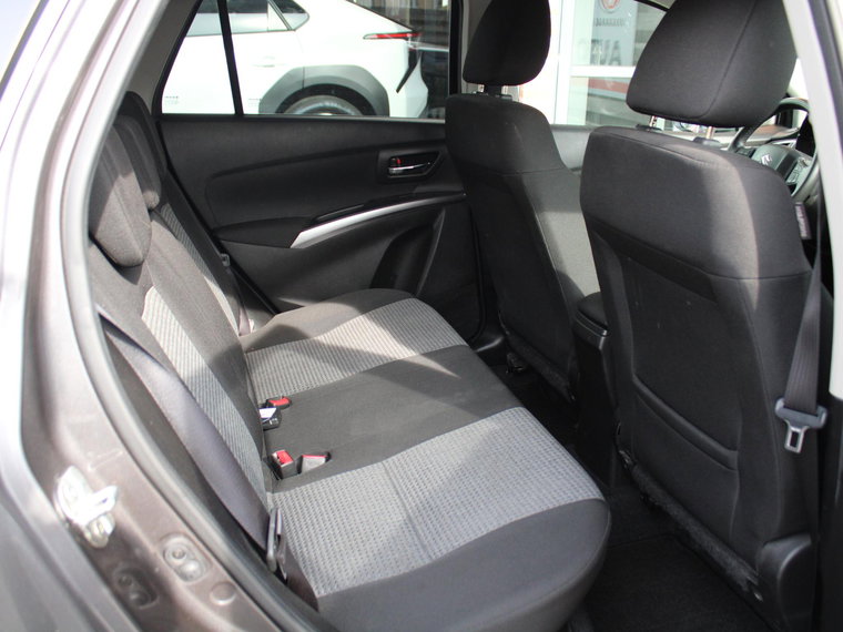 Vehicle Image 14