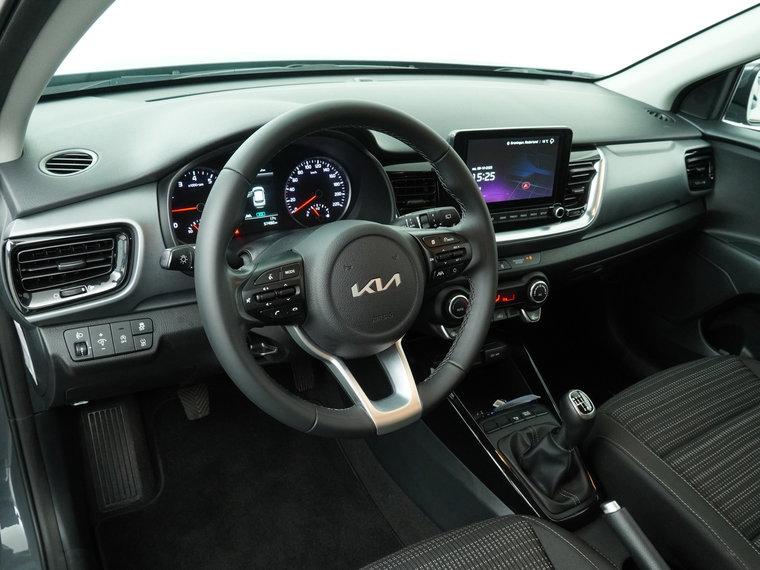 Vehicle Image 22