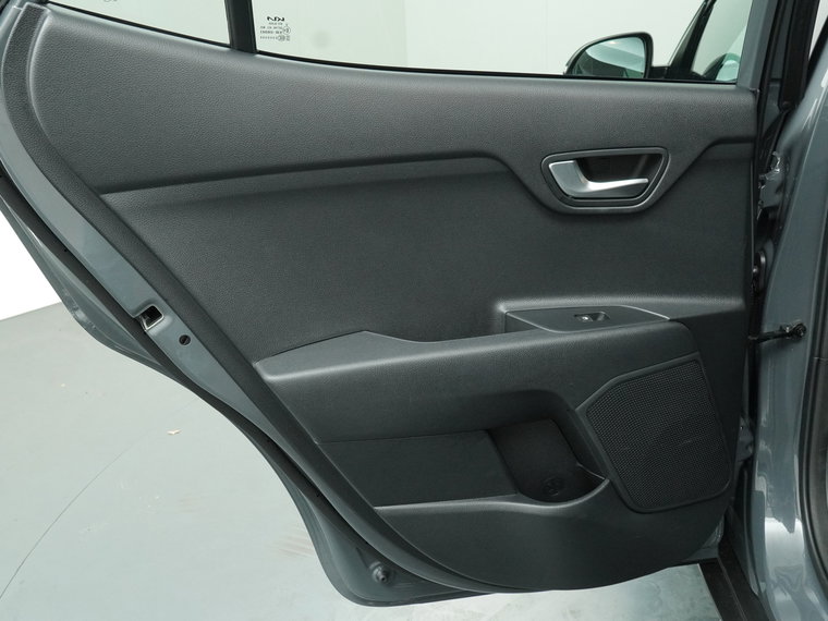 Vehicle Image 37