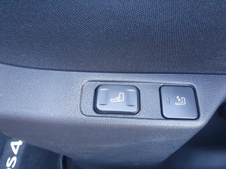 Vehicle Image 46