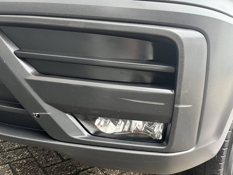 Vehicle Image 38