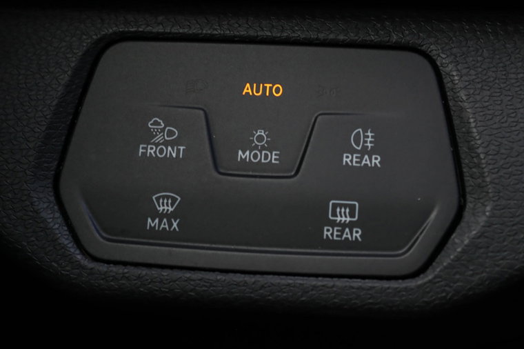 Vehicle Image 28