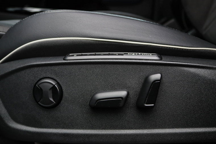 Vehicle Image 33