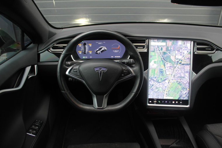 Vehicle Image 12