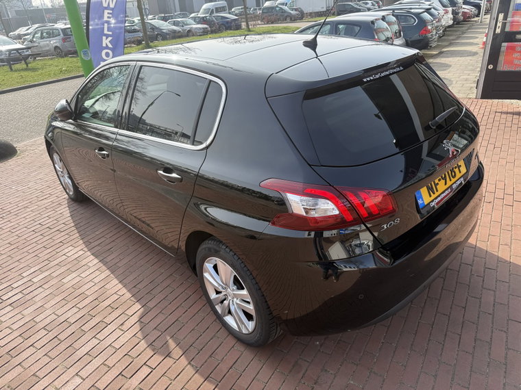 Vehicle Image 28