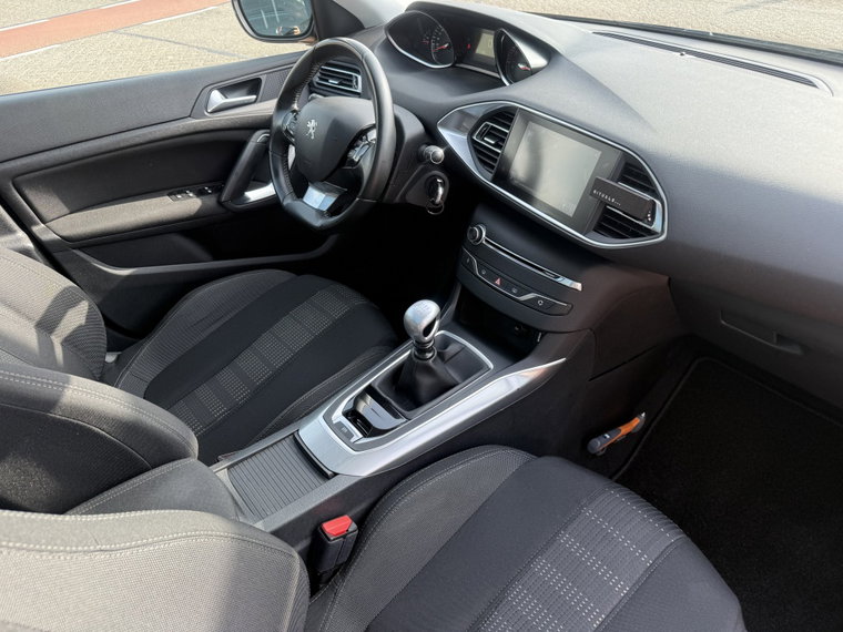 Vehicle Image 37