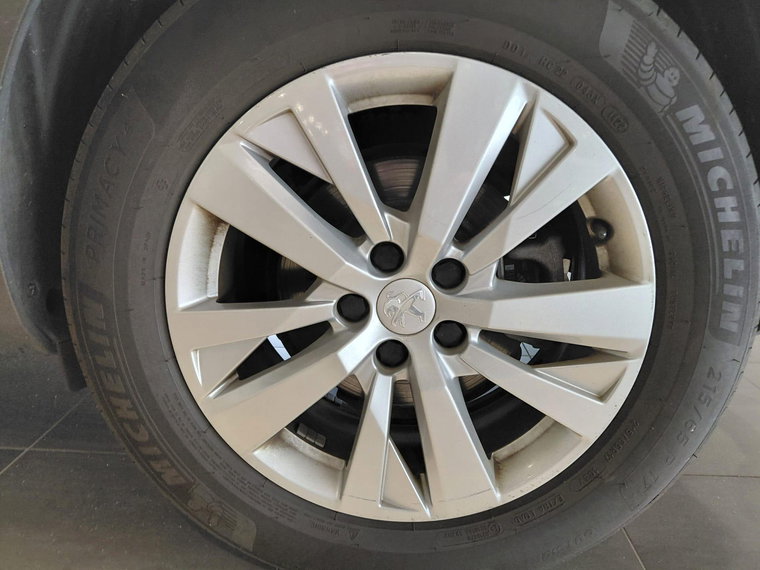 Vehicle Image 19