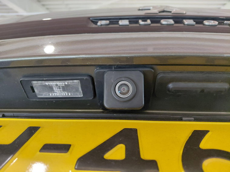 Vehicle Image 23