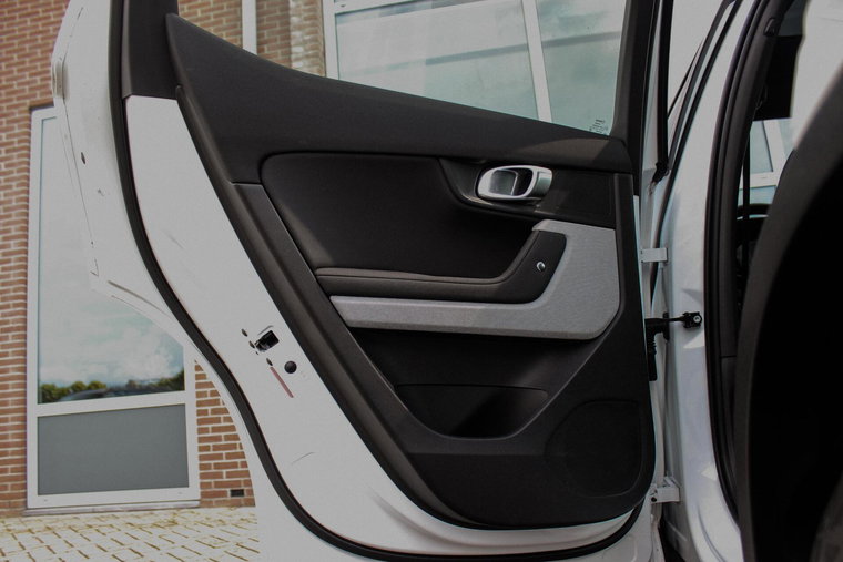 Vehicle Image 36