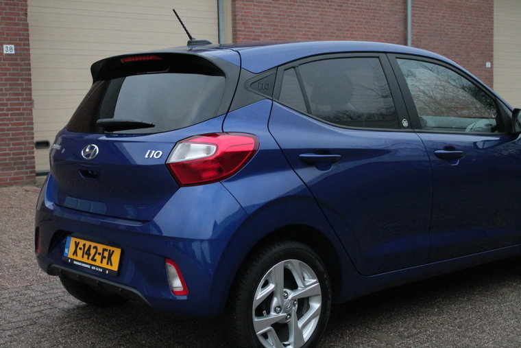 Vehicle Image 10