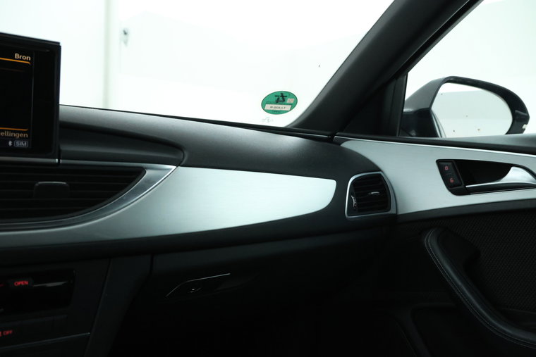 Vehicle Image 38