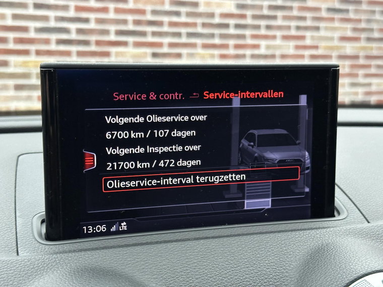 Vehicle Image 26