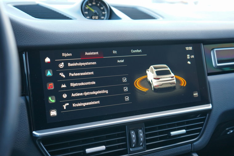 Vehicle Image 36