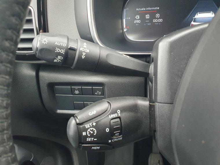 Vehicle Image 43