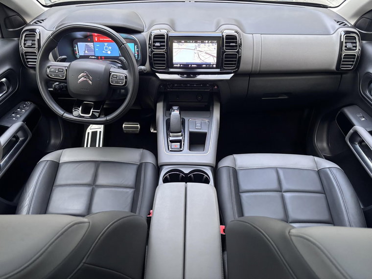 Vehicle Image 25