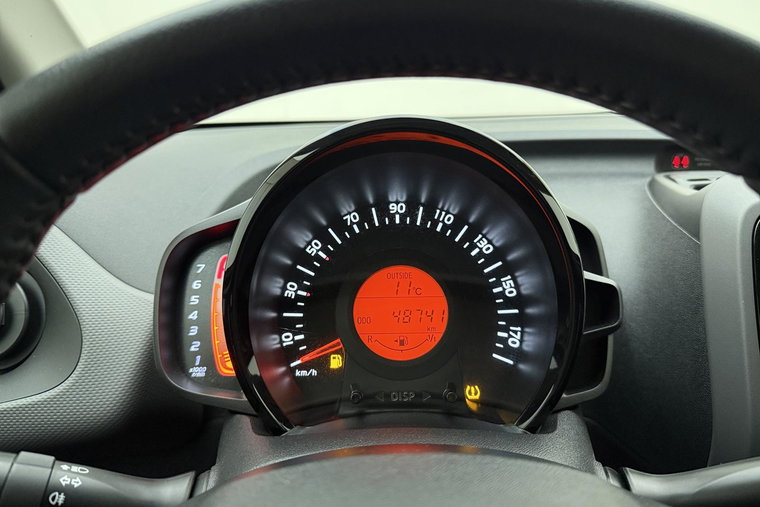 Vehicle Image 15