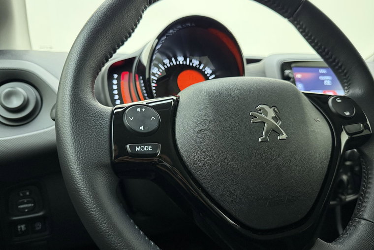 Vehicle Image 17