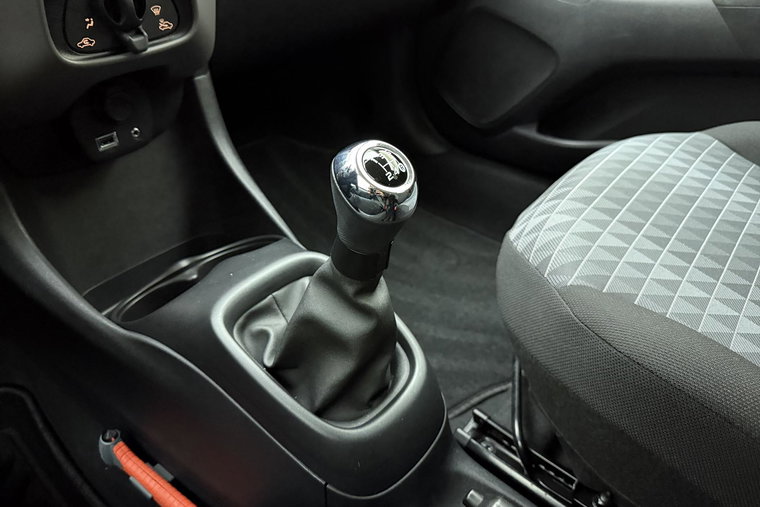 Vehicle Image 21