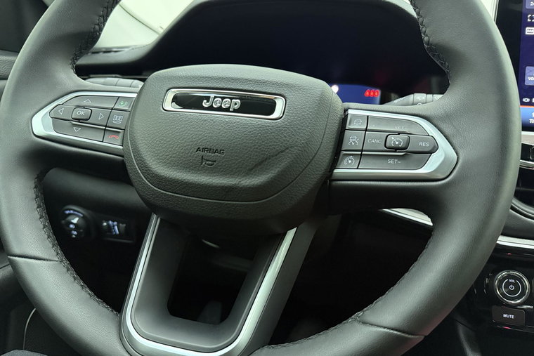 Vehicle Image 23