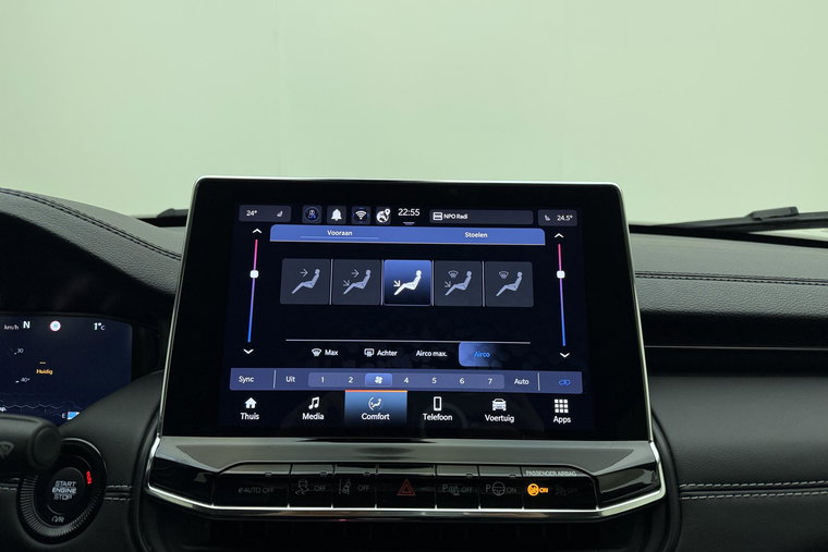 Vehicle Image 25